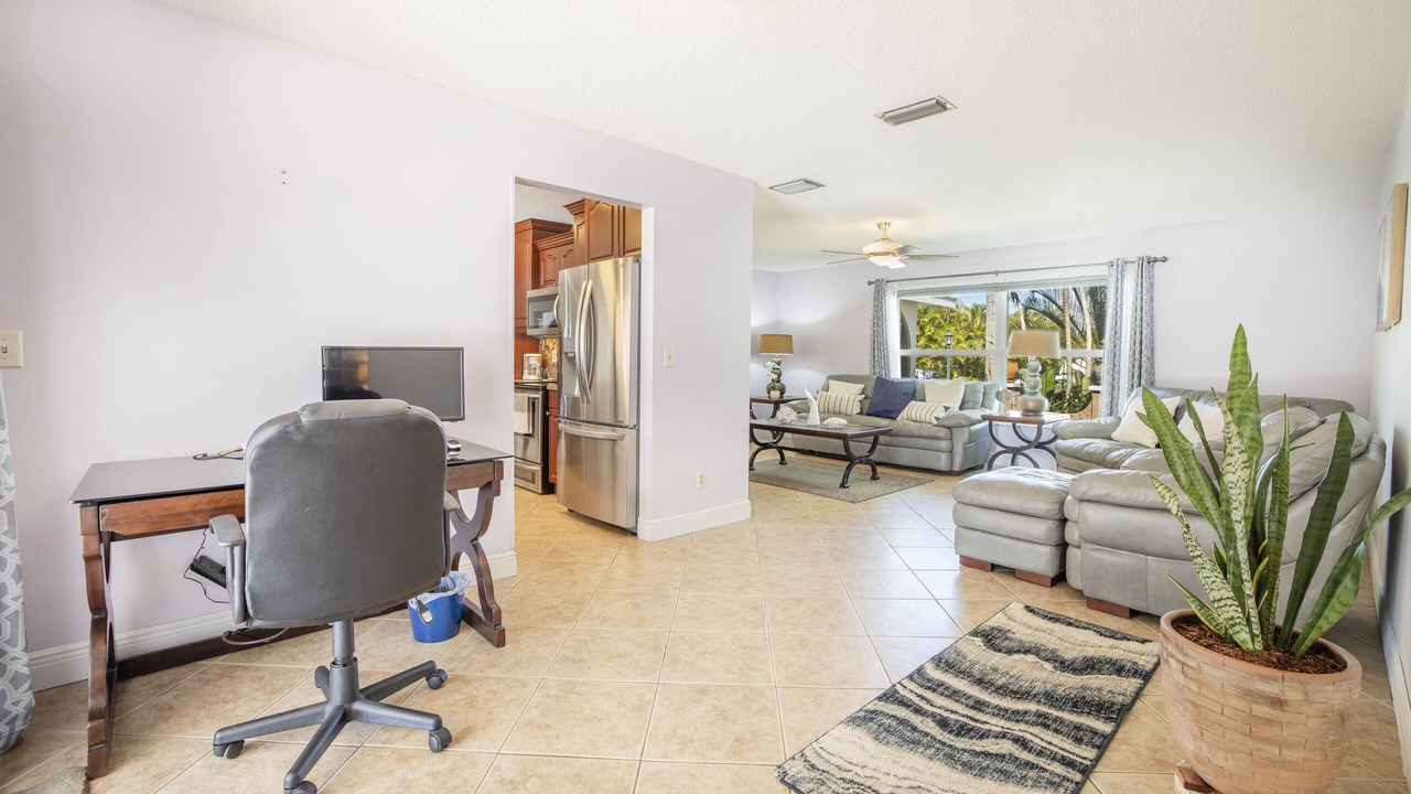 Photo of Livingroom in Apollo Beach