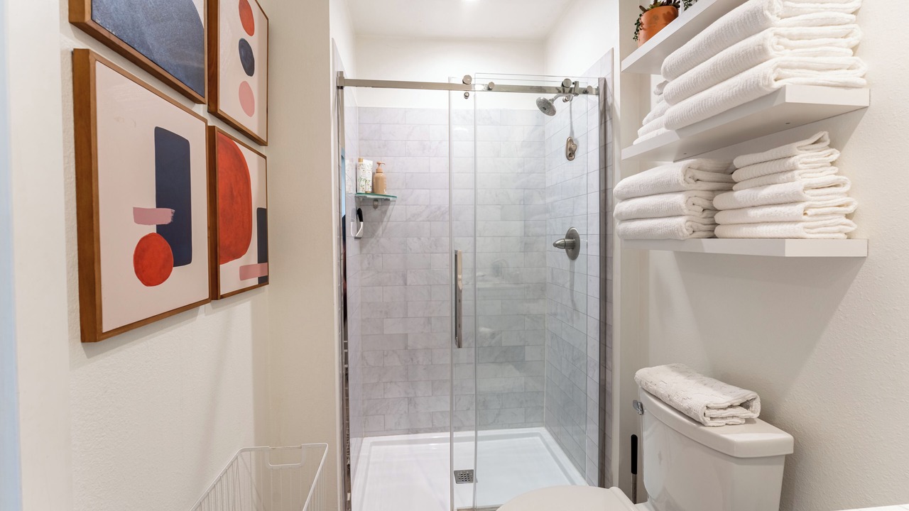Photo of Bathroom in Thousand Oaks