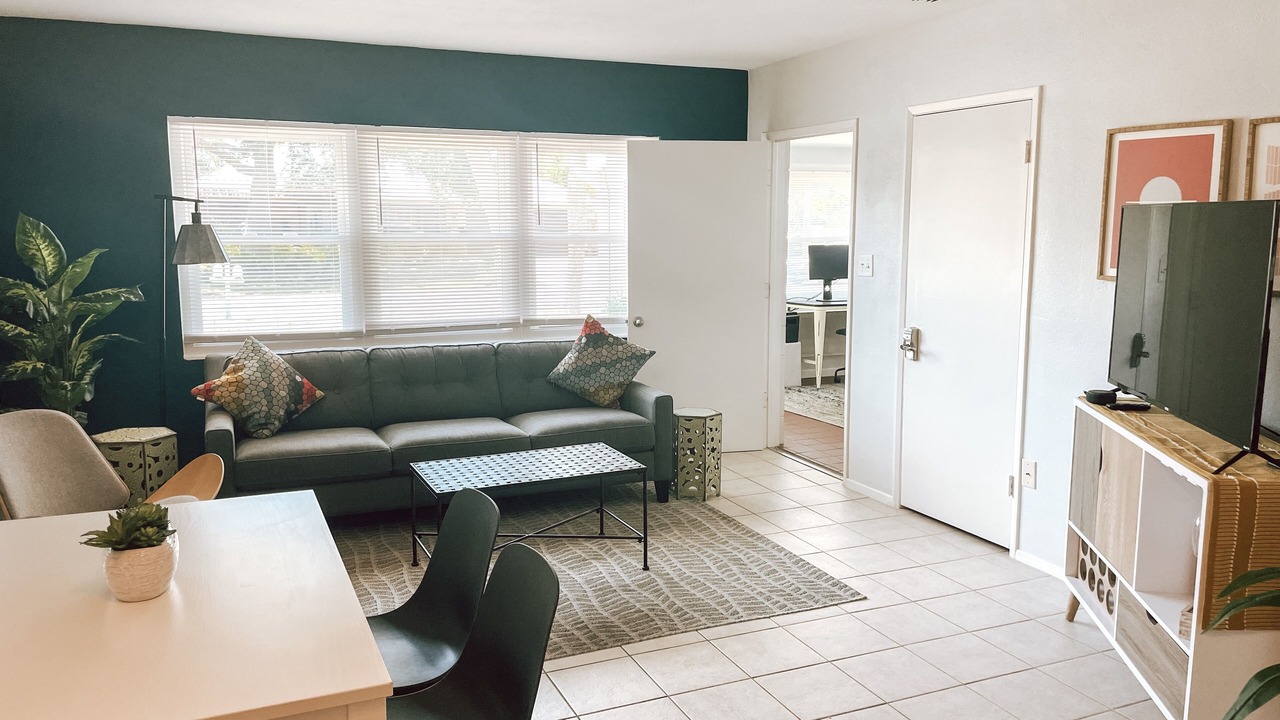 Photo of Livingroom in Golden Beach