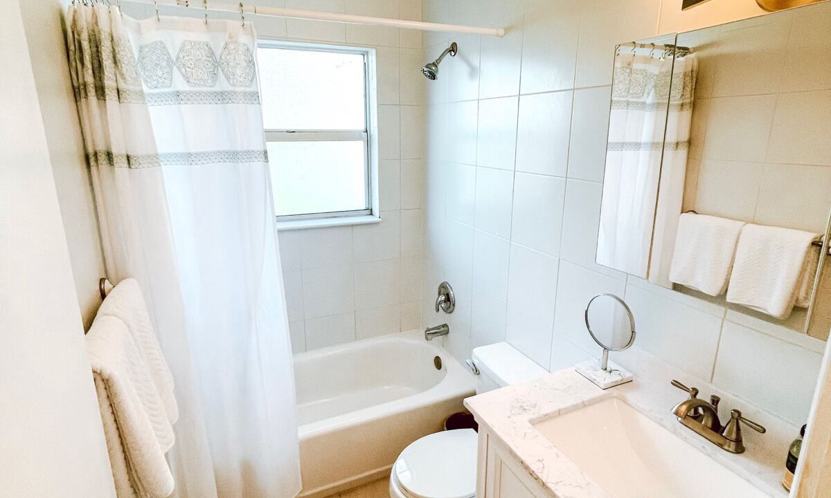 Photo of Bathroom in Golden Beach