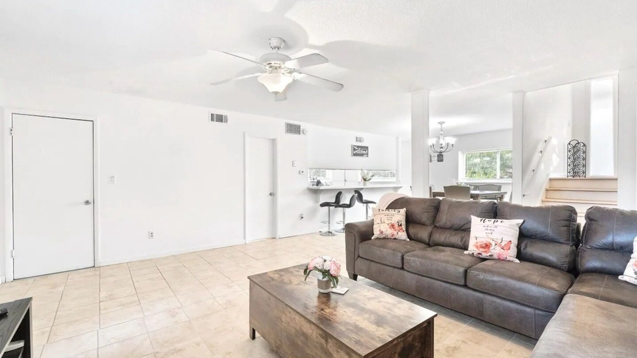 Photo of Livingroom in Northeast Pensacola