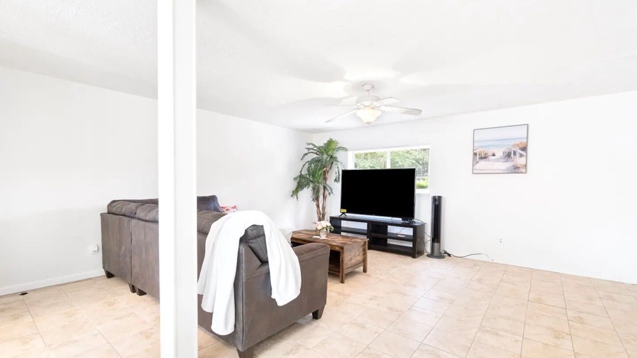 Photo of Livingroom in Northeast Pensacola