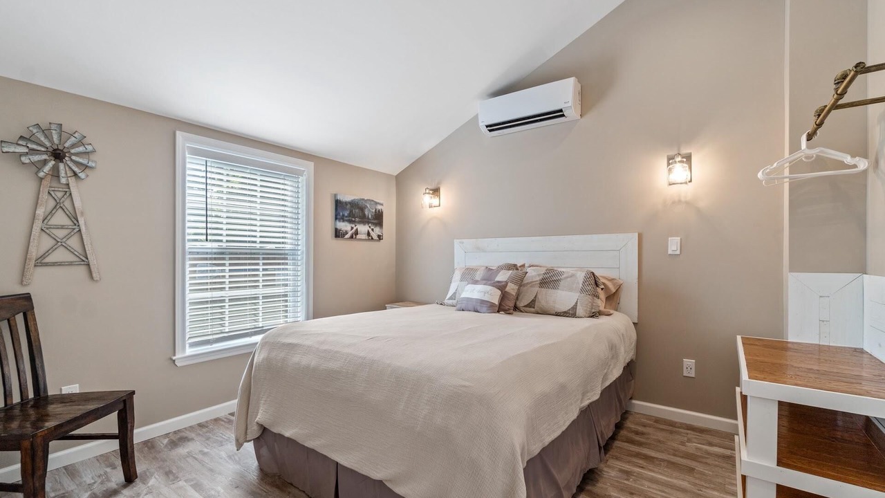 Photo of Bedroom in Newburgh