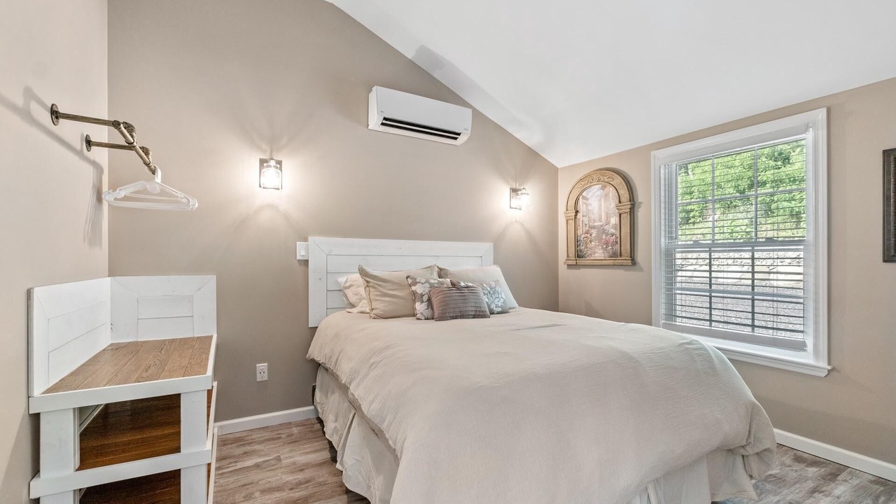 Photo of Bedroom in Newburgh
