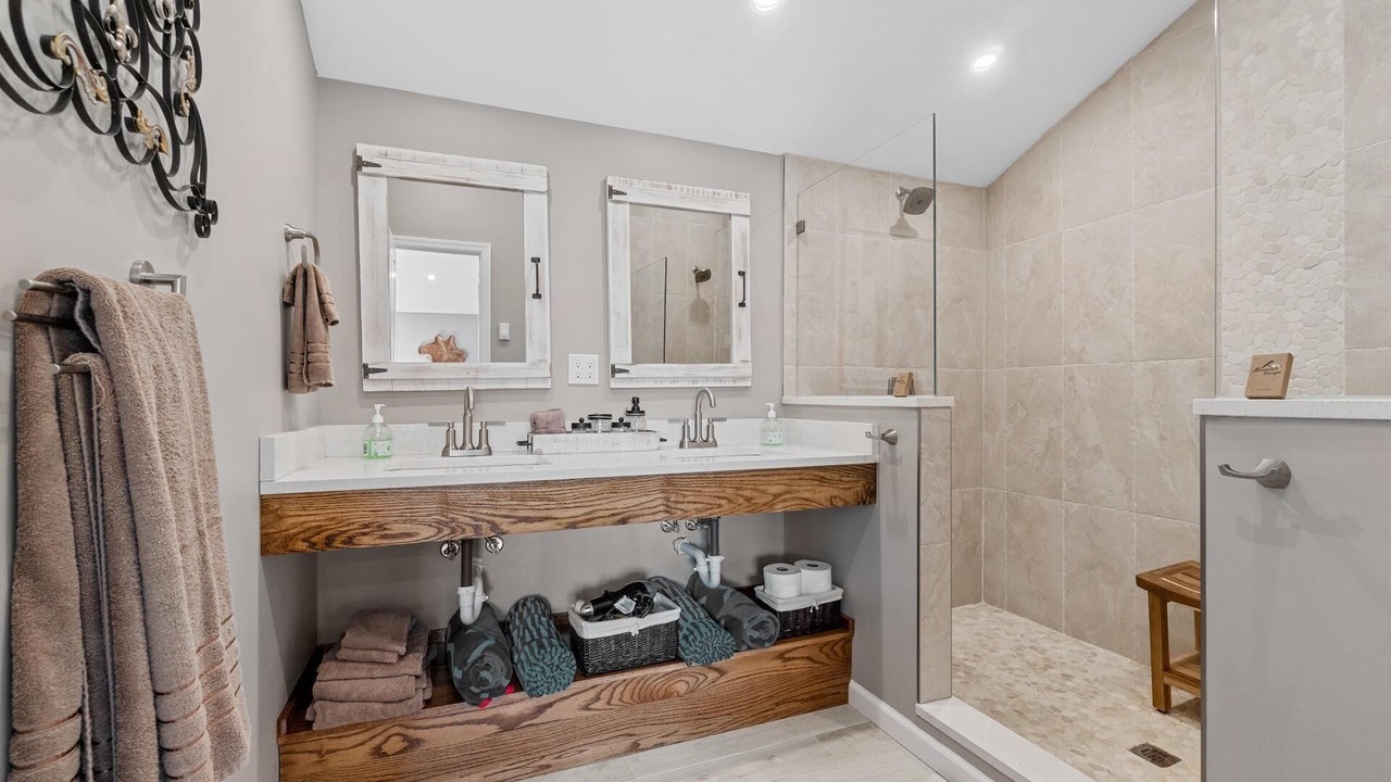 Photo of Bathroom in Newburgh