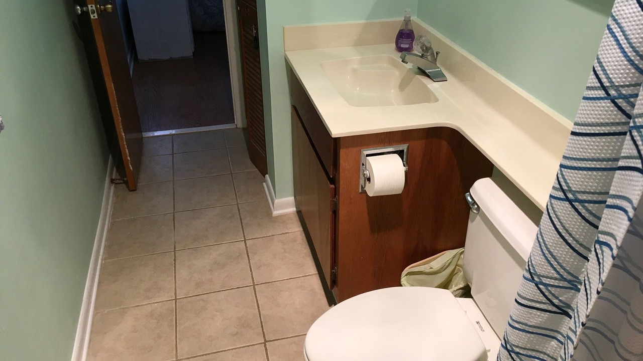 Photo of Bathroom in Ash