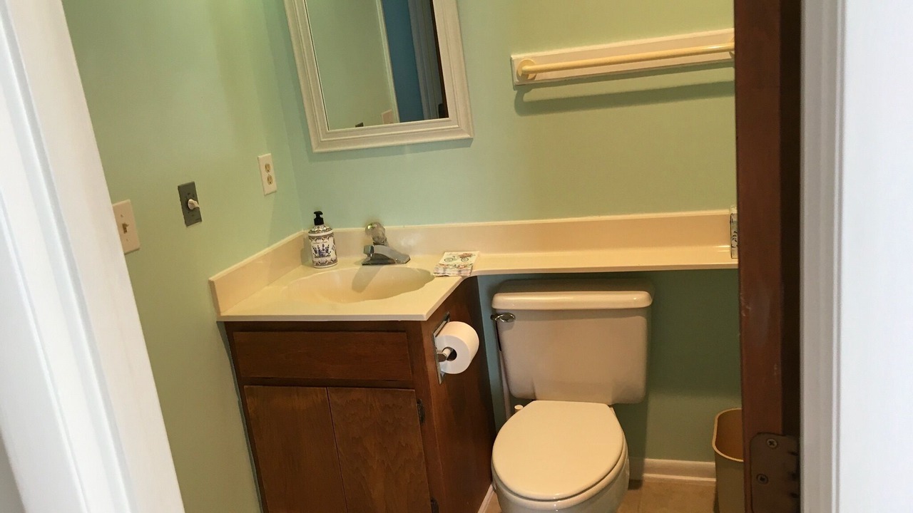 Photo of Bathroom in Ash