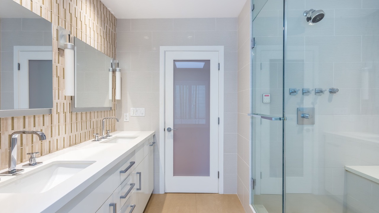 Photo of Bathroom in Hollywood Hills West