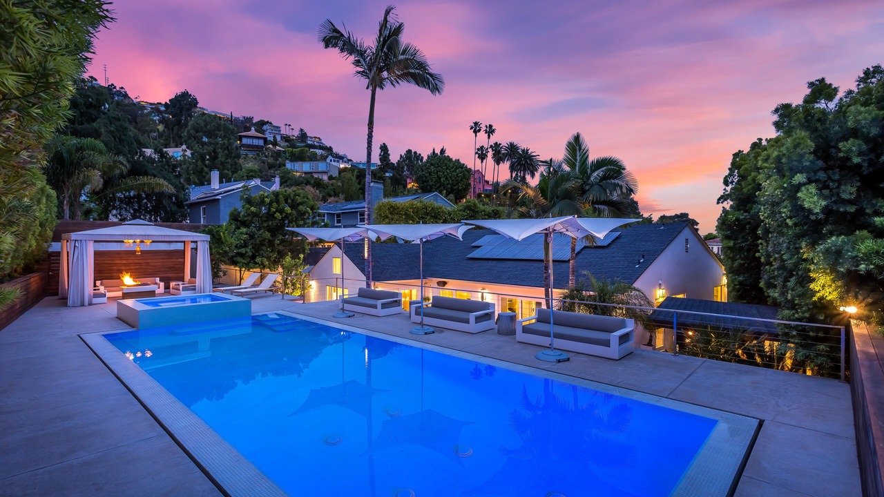 Photo of Outdoor in Hollywood Hills West