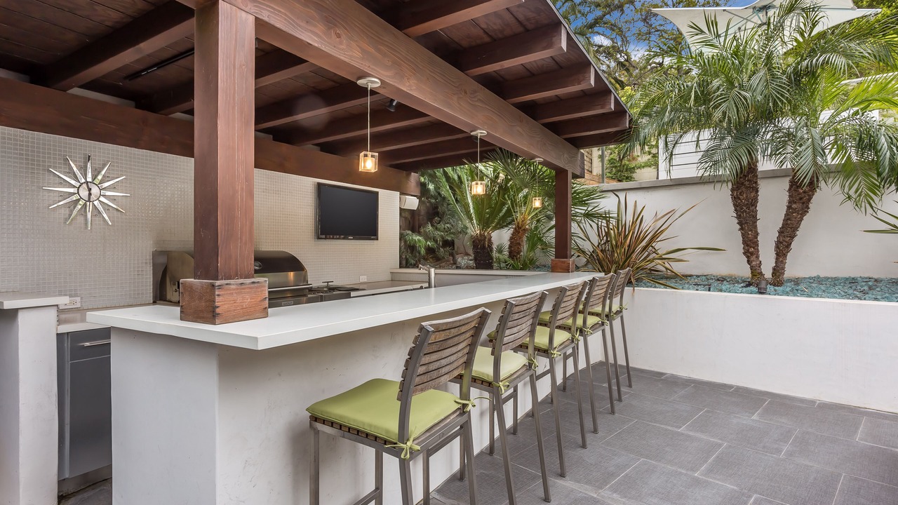 Photo of Patio Balcony in Hollywood Hills West