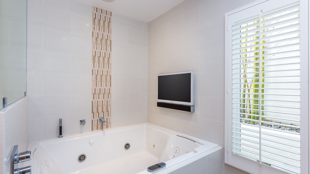 Photo of Bathroom in Hollywood Hills West