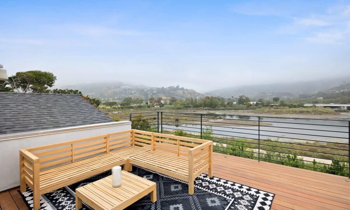 Photo of Others in Eastern Malibu