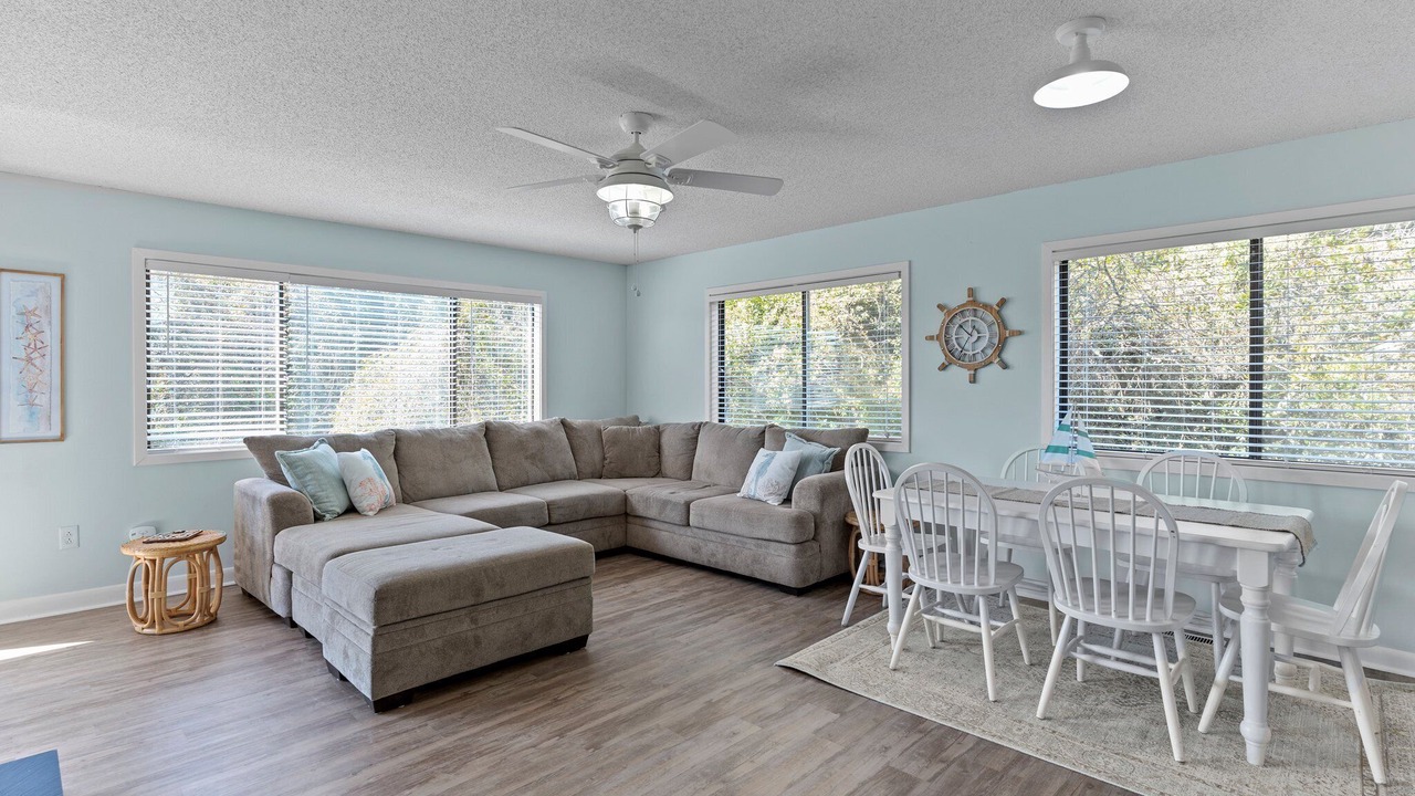 Photo of Livingroom in Caswell Beach