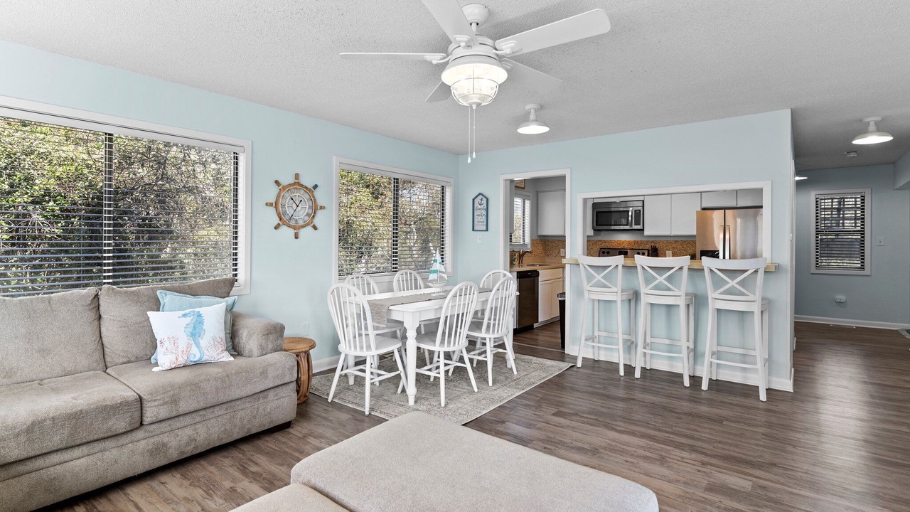 Photo of Livingroom in Caswell Beach