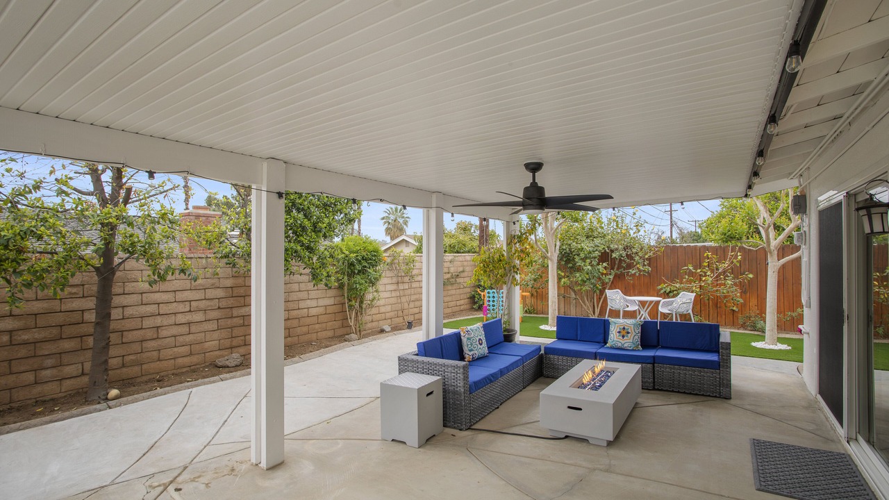 Photo of Outdoor in Estates at Canyon Crest