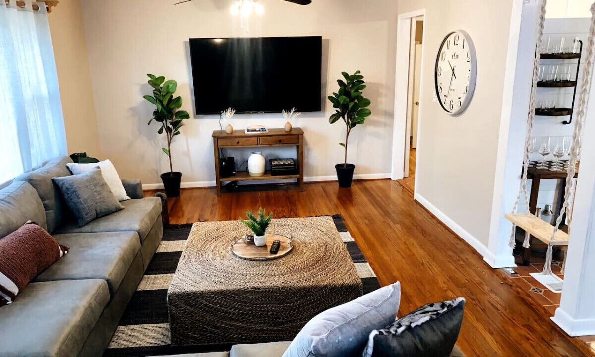 Photo of Livingroom in Crestline Heights