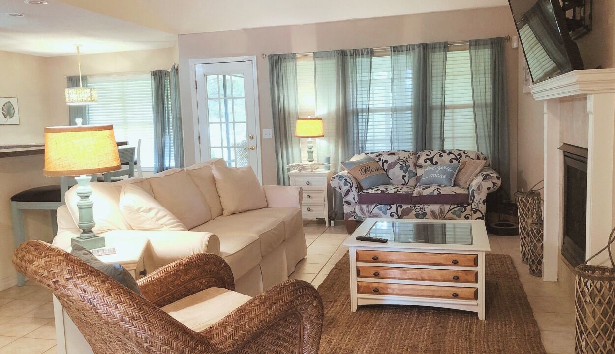 Photo of Livingroom in Gulf Breeze