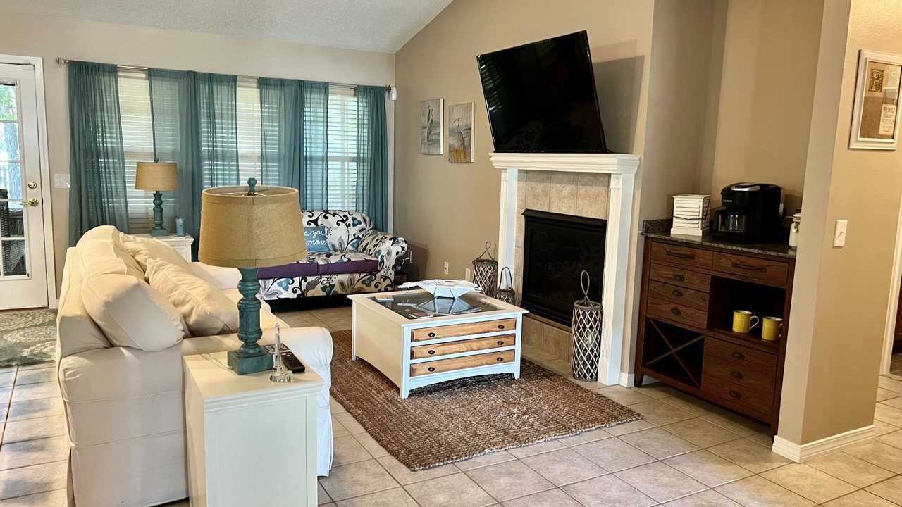 Photo of Livingroom in Gulf Breeze