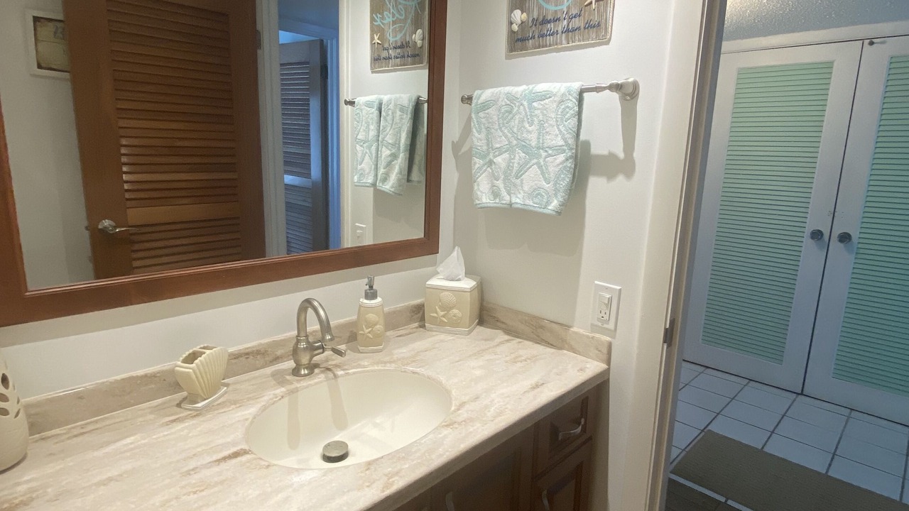 Photo of Bathroom in Estate Golden Rock
