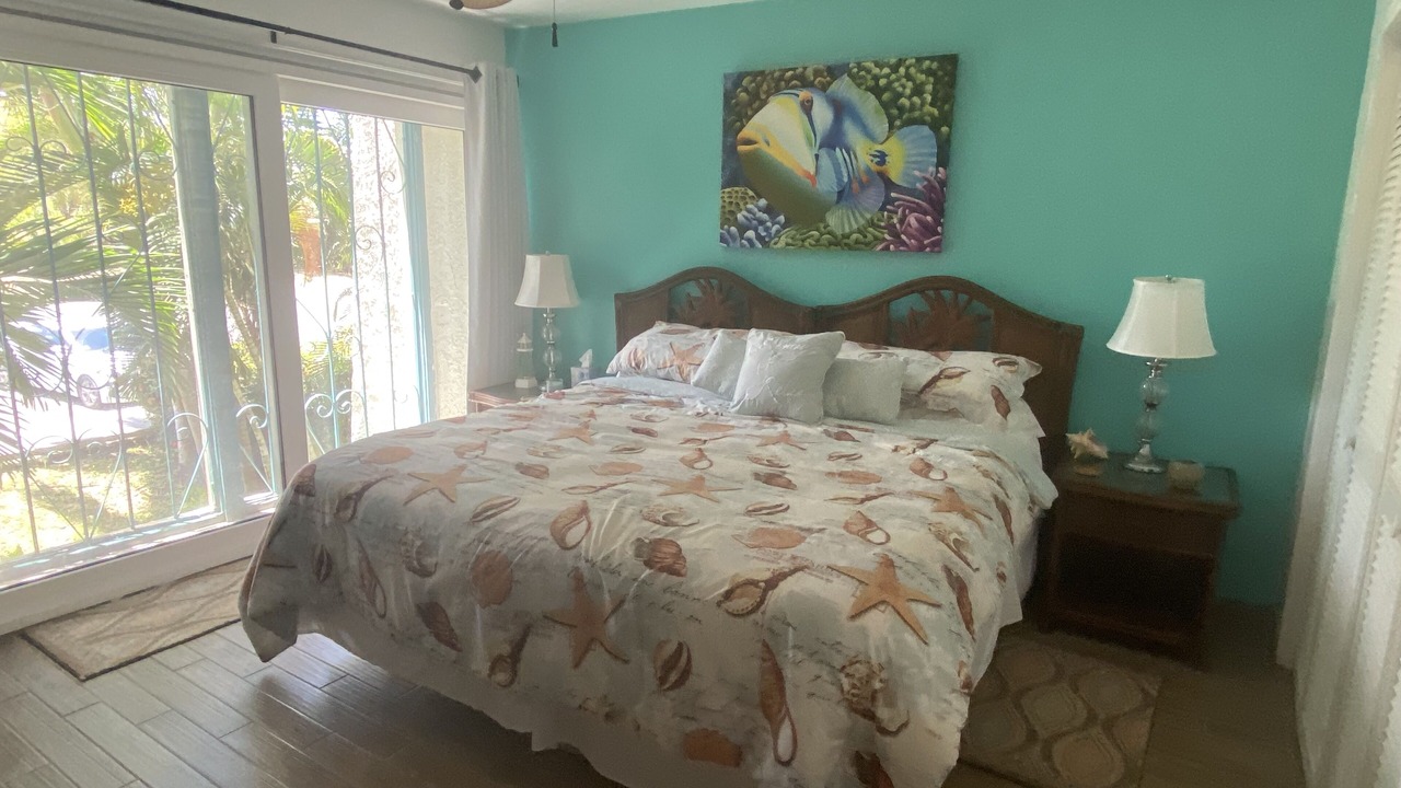 Photo of Bedroom in Estate Golden Rock