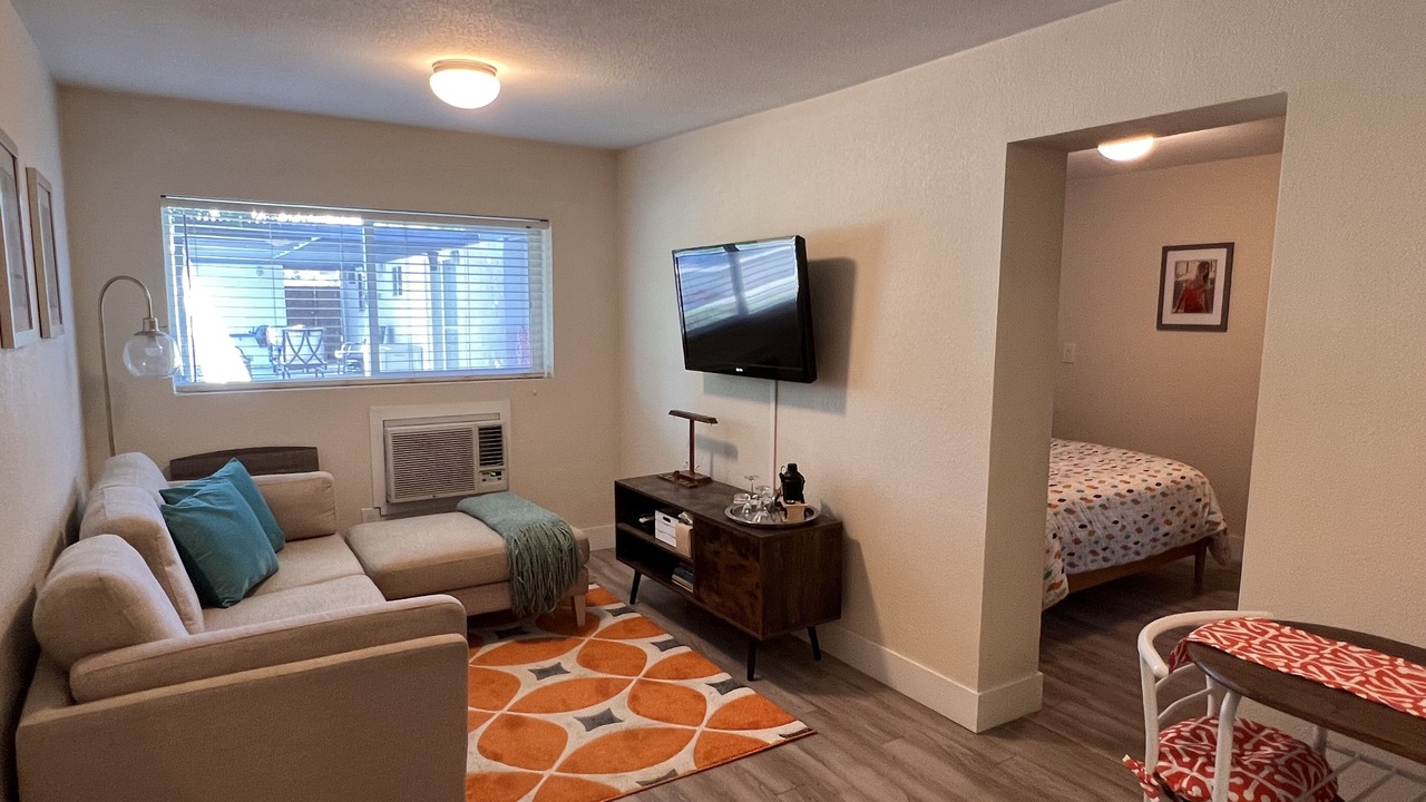 Photo of Livingroom in The Movie Colony