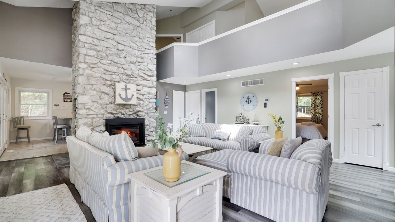 Photo of Livingroom in Wallenpaupauk Lake Estates