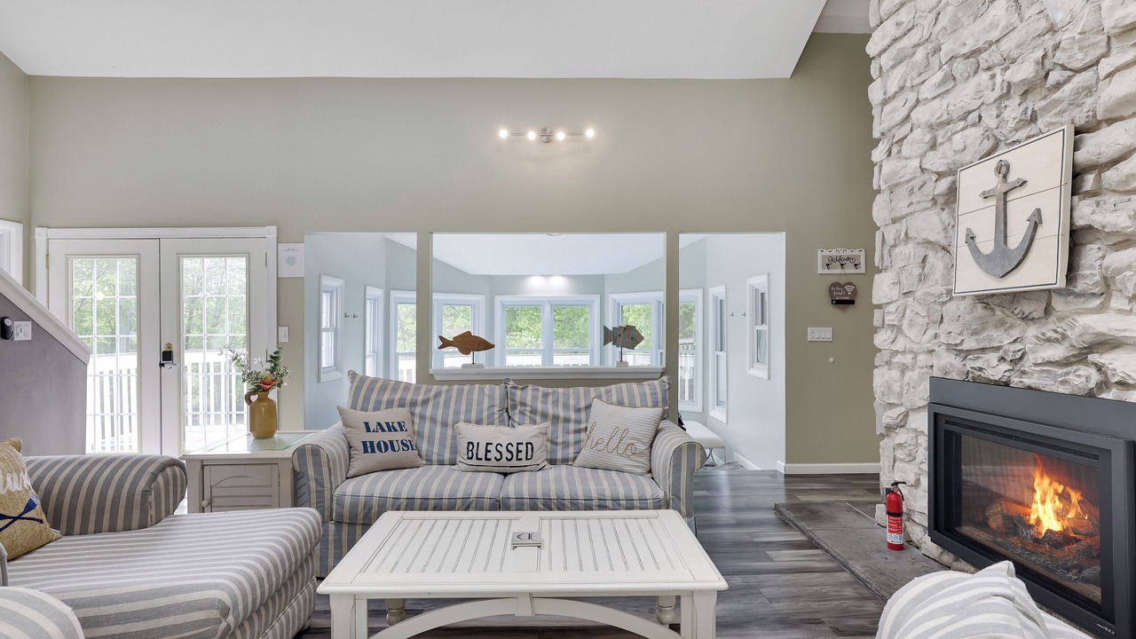 Photo of Livingroom in Wallenpaupauk Lake Estates