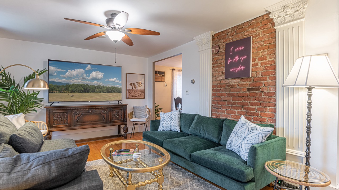 Photo of Livingroom in Kingston