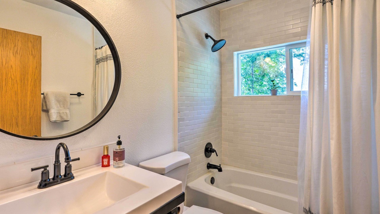 Photo of Bathroom in Apple Hill