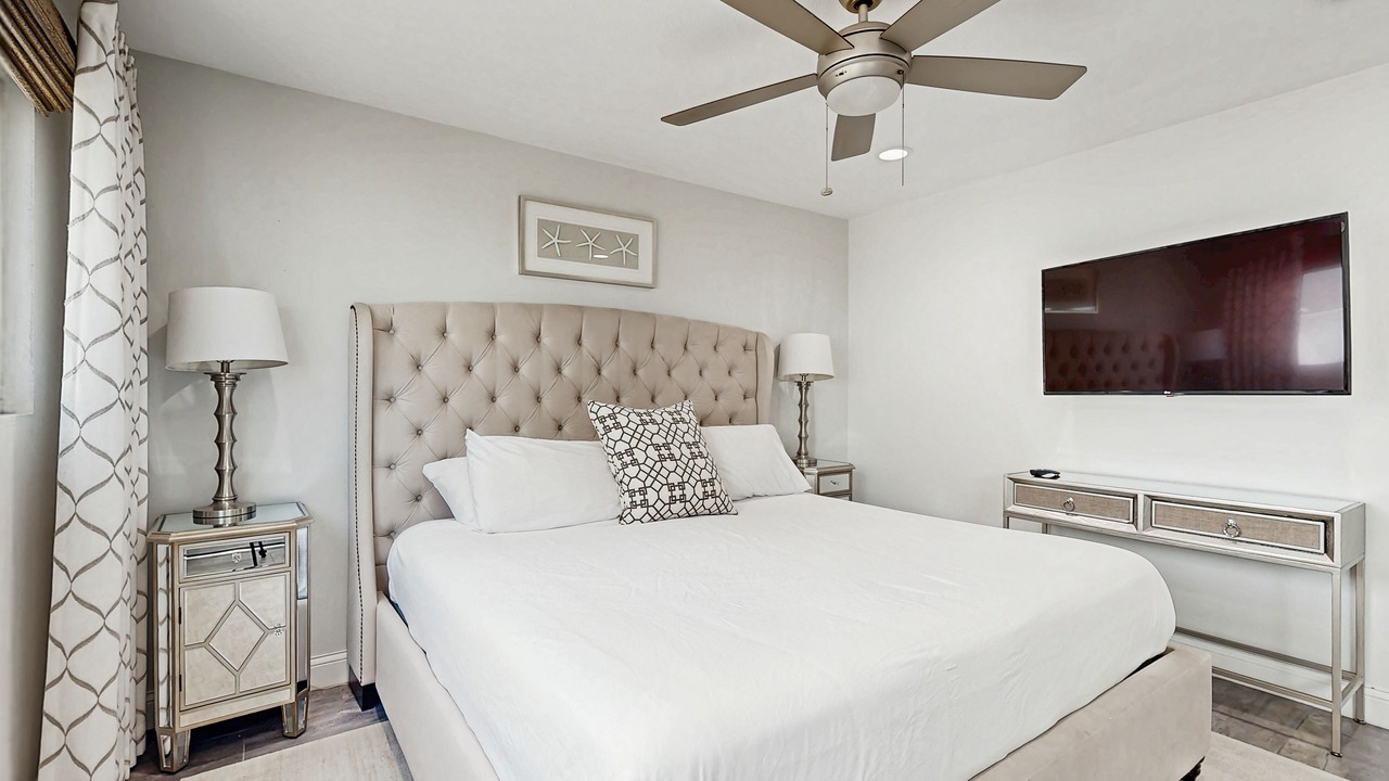 Photo of Bedroom in Balboa Island