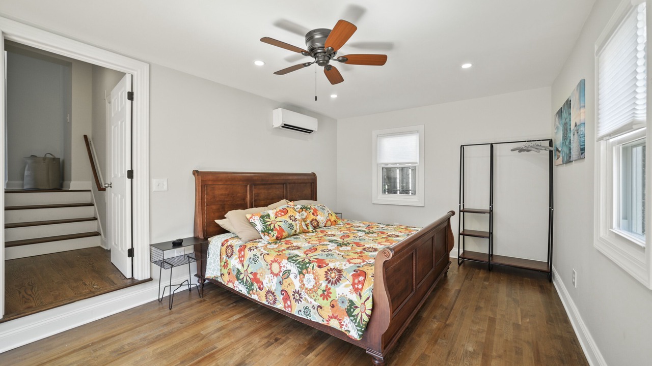 Photo of Bedroom in Wall