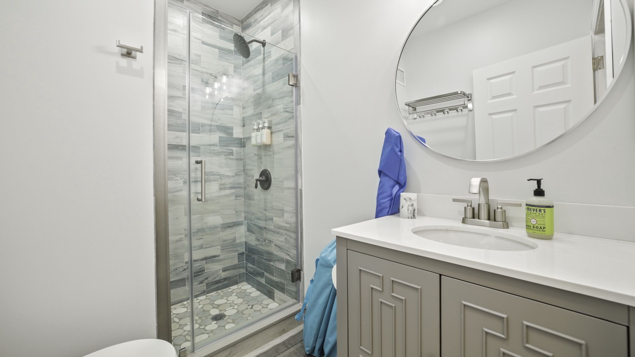 Photo of Bathroom in Wall