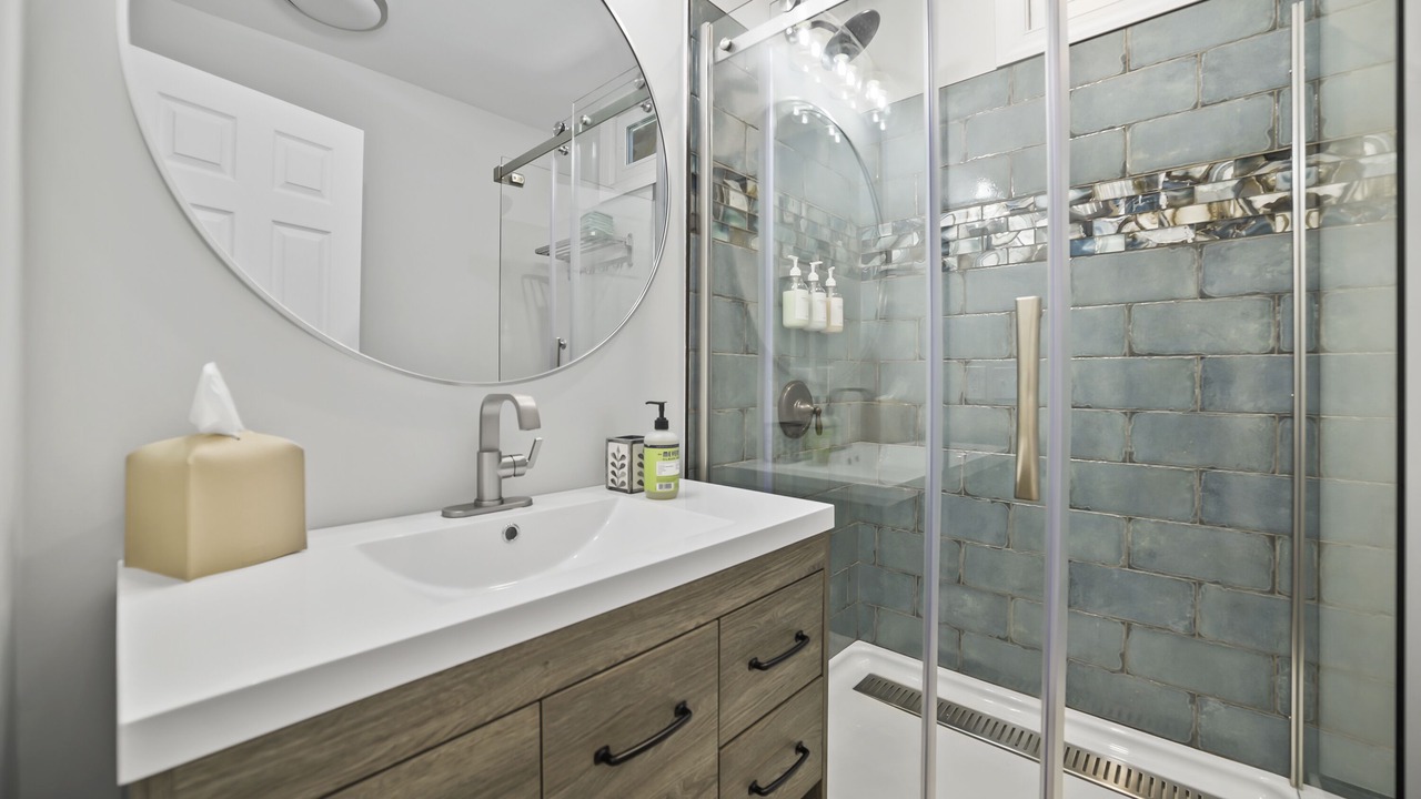 Photo of Bathroom in Wall
