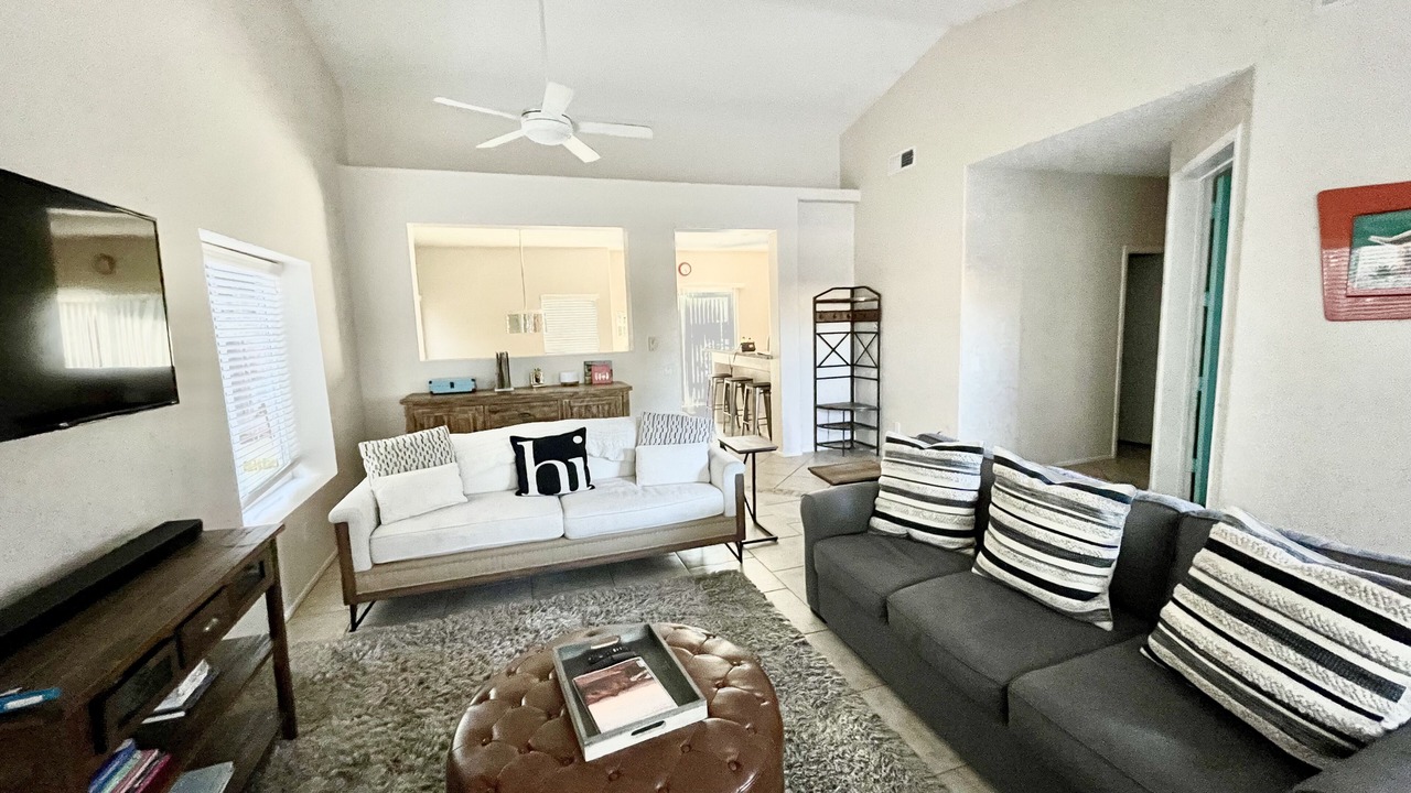 Photo of Livingroom in Desert Park Estates