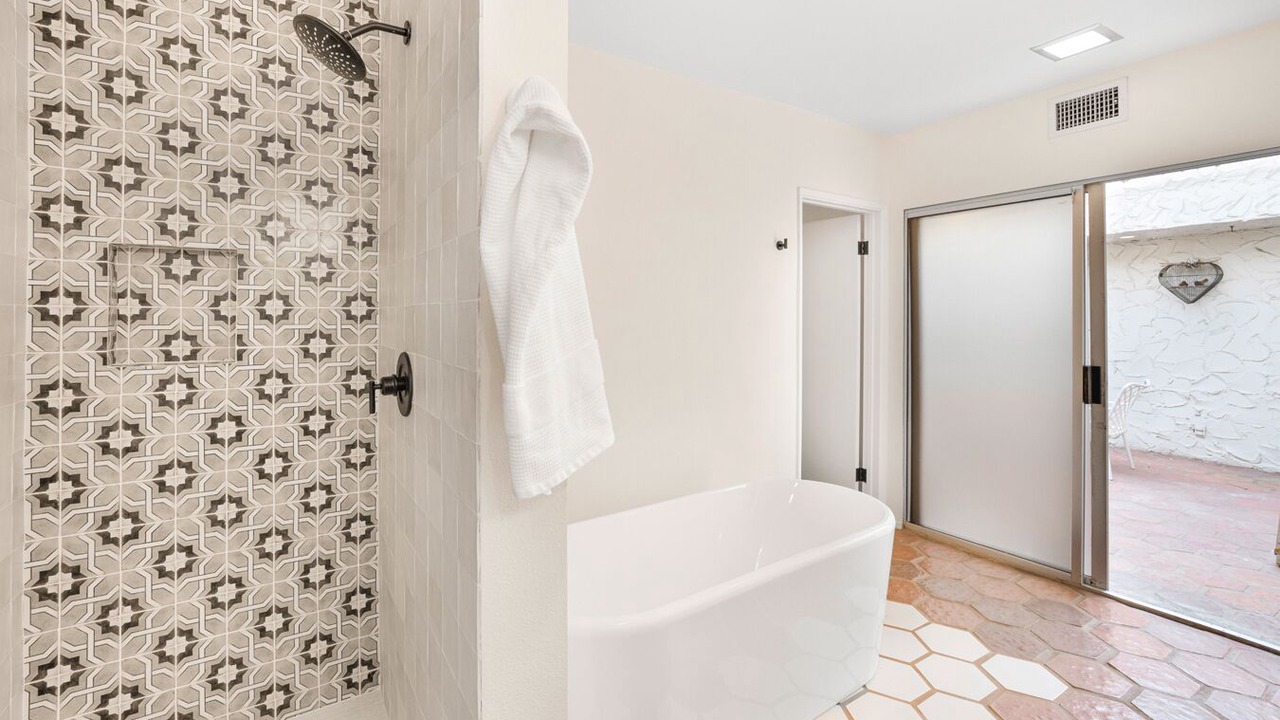 Photo of Bathroom in Araby Commons