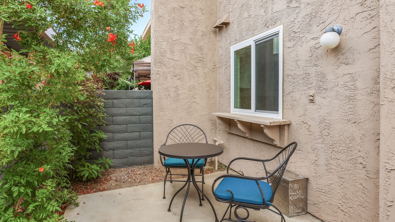 Photo of Outdoor in Racquet Club Estates