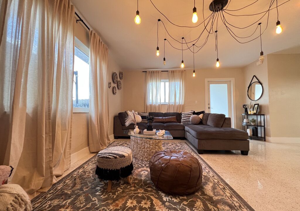 Photo of Livingroom in Tamiami