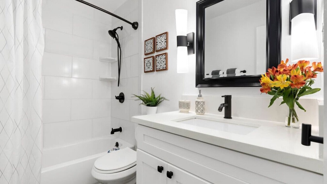 Photo of Bathroom in Alamitos Beach