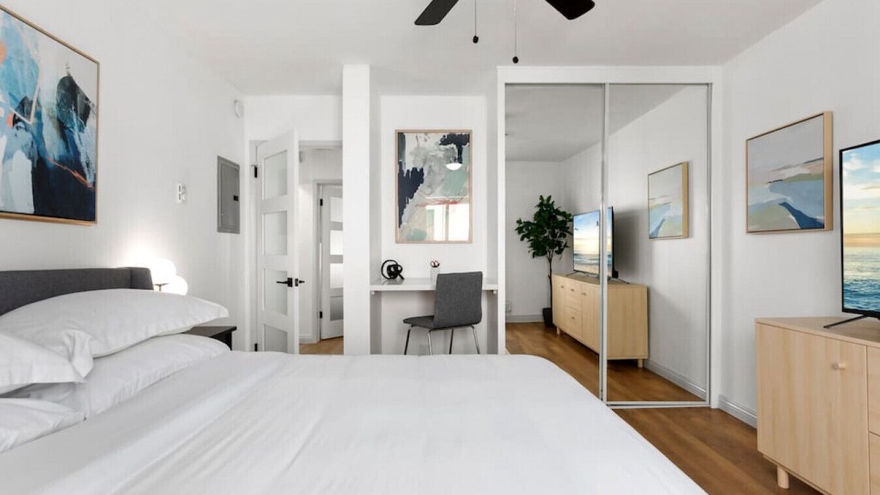 Photo of Bedroom in Alamitos Beach