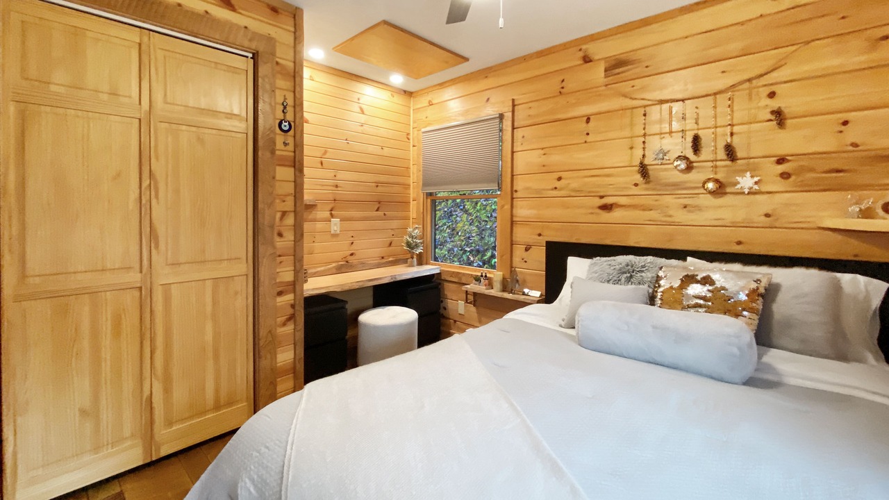 Photo of Bedroom in Sylva