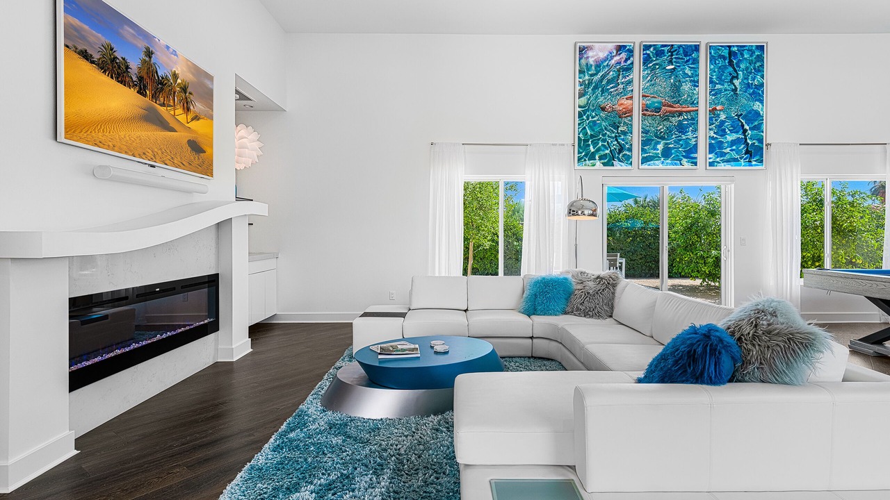 Photo of Livingroom in Desert Park Estates