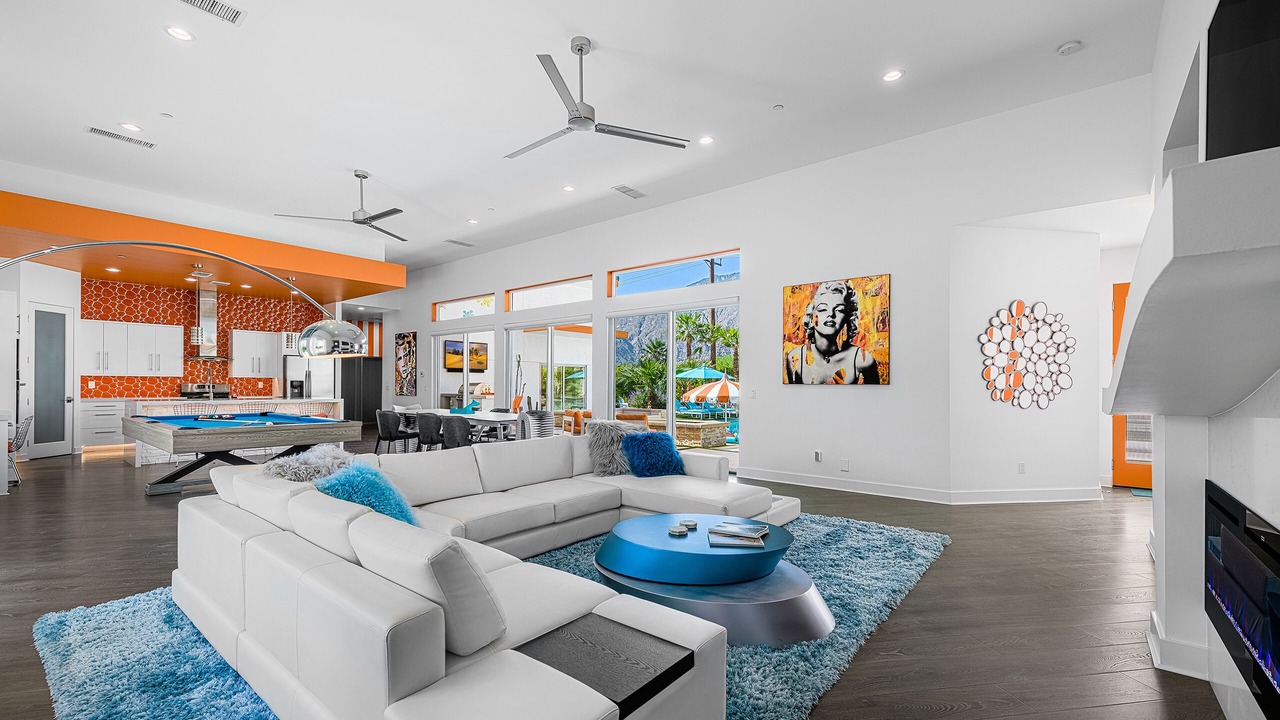 Photo of Livingroom in Desert Park Estates