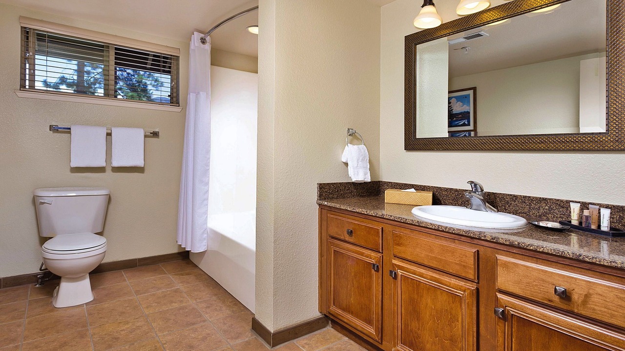 Photo of Bathroom in Round Hill Village