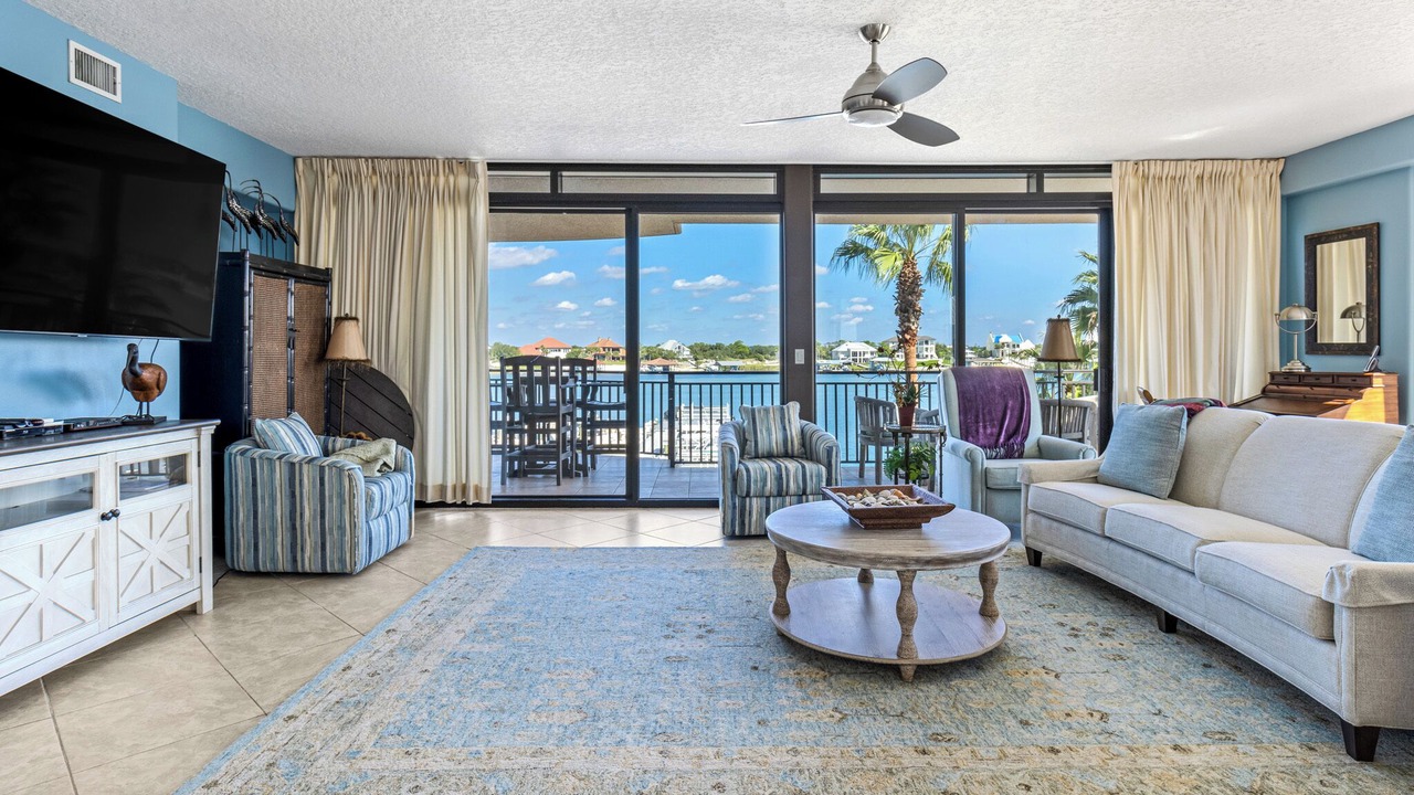 Photo of Livingroom in Orange Beach East