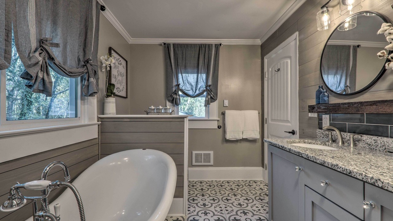 Photo of Bathroom in Cedar Falls