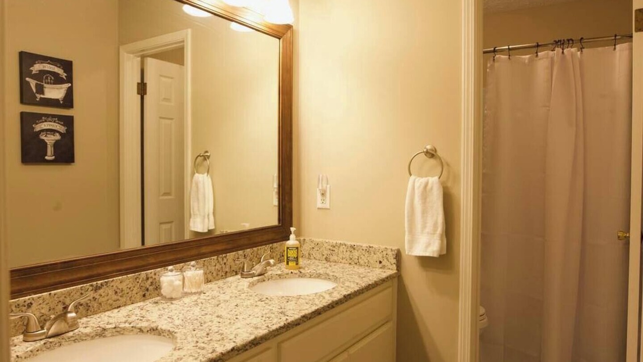 Photo of Bathroom in Gunter Afs
