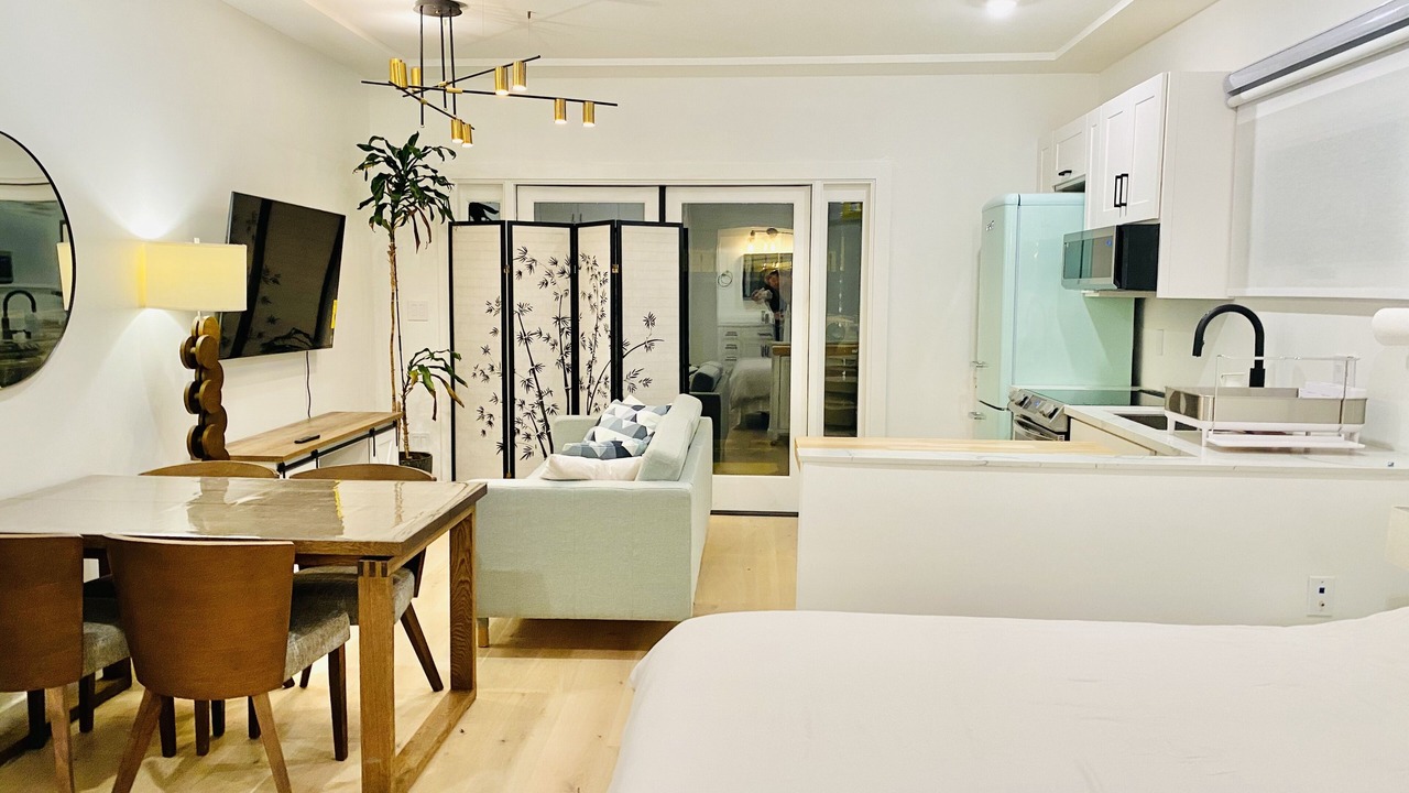 Photo of Bedroom in Mar Vista