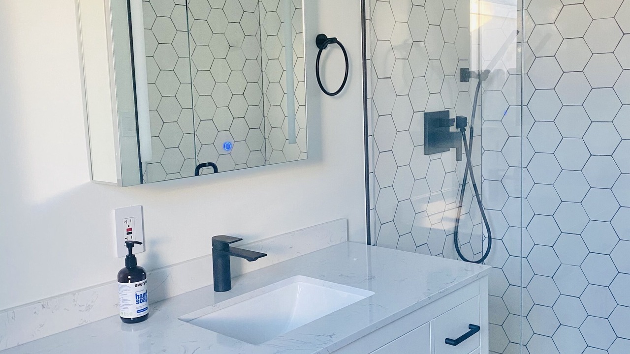 Photo of Bathroom in Mar Vista