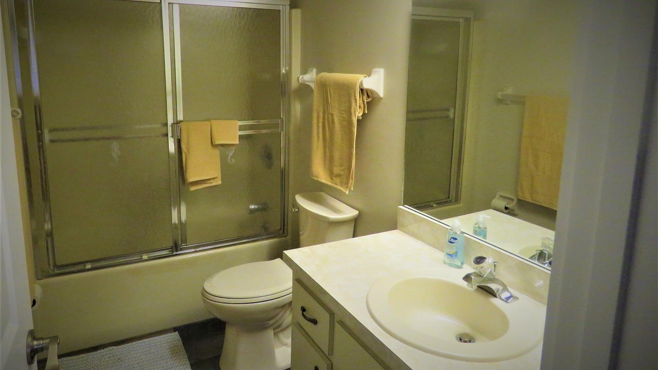 Photo of Bathroom in Golden Beach
