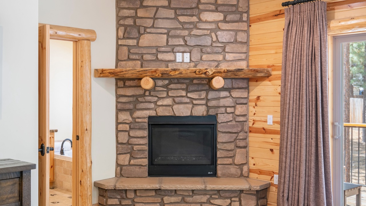Photo of Livingroom in Summit Estates